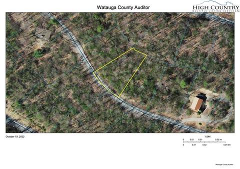 196 Rhododendron Dr, Beech Mountain, NC 28604 photo 1