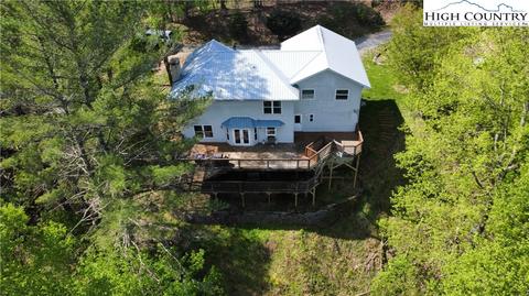 485 Private Dr, Sugar Grove, NC 28679