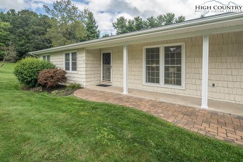 686 Cardinal Ln, Boone, NC 28607 photo 6