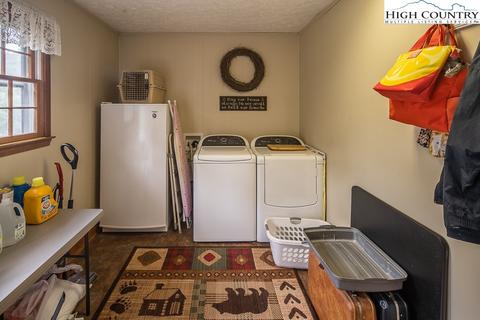 686 Cardinal Ln, Boone, NC 28607 photo 17