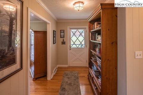 686 Cardinal Ln, Boone, NC 28607 photo 7
