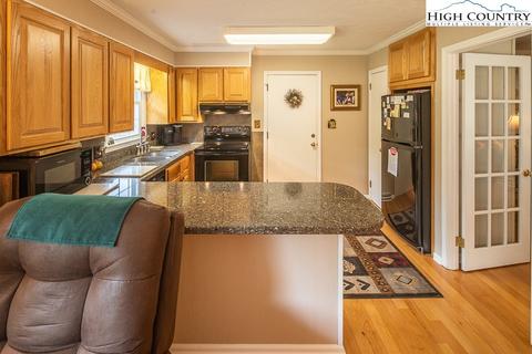 686 Cardinal Ln, Boone, NC 28607 photo 16