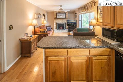 686 Cardinal Ln, Boone, NC 28607 photo 14