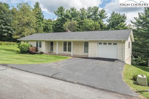 686 Cardinal Ln, Boone, NC 28607 photo 3