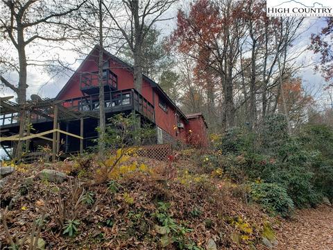498 Browns Ridge Ln, Mountain City, TN 37683