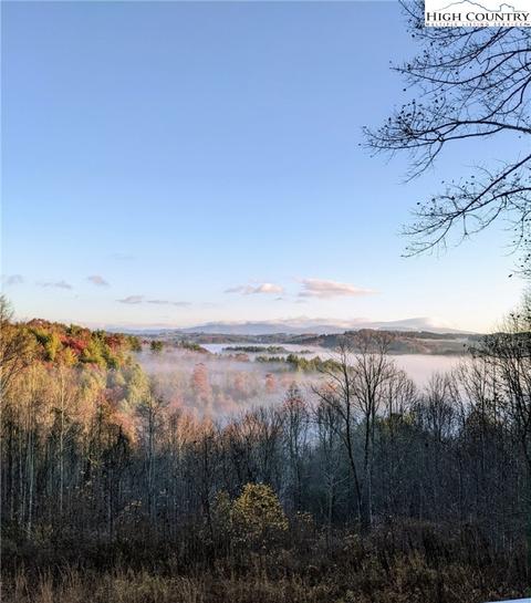 249 Overlook Dr, Crumpler, NC 28617 photo 3