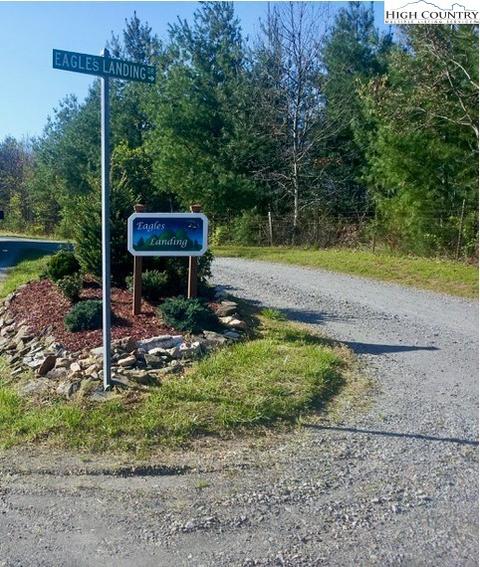 249 Overlook Dr, Crumpler, NC 28617 photo 7