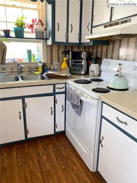 172 Edmonds Rd, Ennice, NC 28623 photo 3