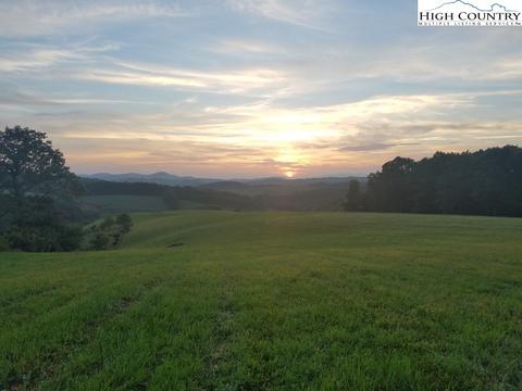 TBD Crestview Mountain Drive, Ennice, NC 28623