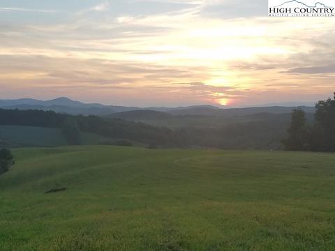 TBD Crestview Mountain Drive, Ennice, NC 28623