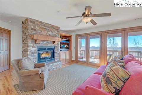 419 Indian Paintbrush Dr #RQ2, Banner Elk, NC 28604