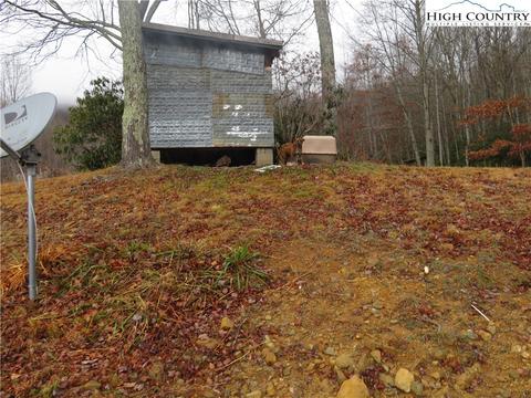 172 Huffman Rd, Vilas, NC 28692 photo 3