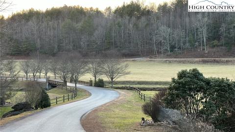 566 Timber Rock Dr #566, Lenoir, NC 28645