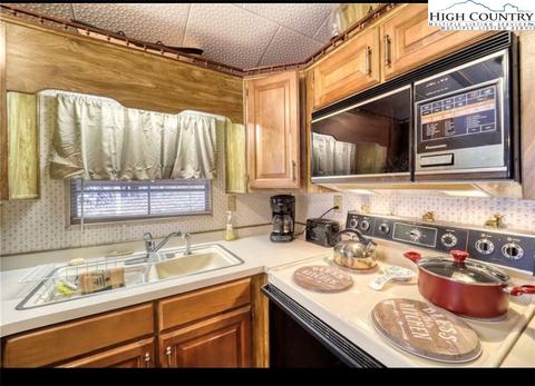 85 Jack Pine Loop, Newland, NC 28657 photo 12
