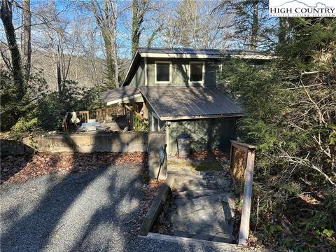 697 Highland Hills Rd, Newland, NC 28657