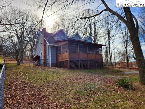 256 Windy Dr, Boone, NC 28607 photo 3