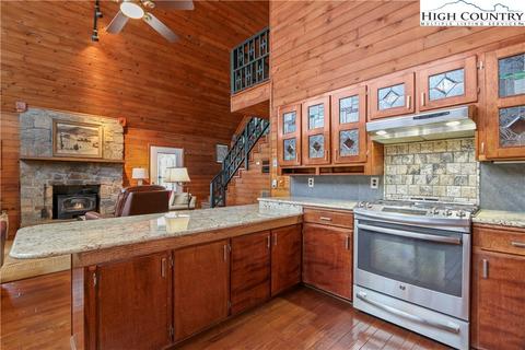 534 Hawk Ridge Rd, Deep Gap, NC 28618 photo 7