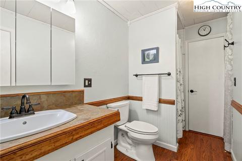 534 Hawk Ridge Rd, Deep Gap, NC 28618 photo 23
