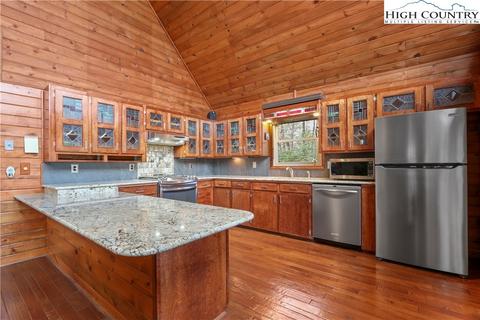534 Hawk Ridge Rd, Deep Gap, NC 28618 photo 6
