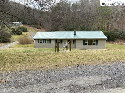 1057 Schoolhouse Rd, Whitetop, VA 24292