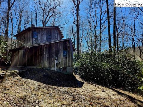305 Moonfish Ln, Boone, NC 28607 photo 2