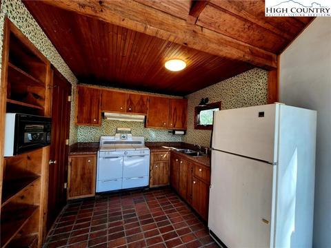 305 Moonfish Ln, Boone, NC 28607 photo 31