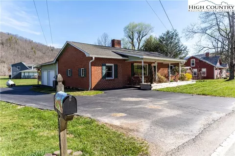 2780 Broadstone Rd, Banner Elk, NC 28604