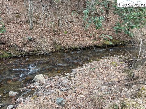 13216 Boone Trl, Purlear, NC 28665 photo 6