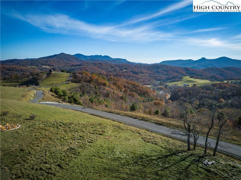 7 Great Sky Dr, Banner Elk, NC 28604