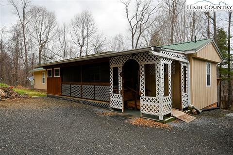 101 Ashley Rd, Jefferson, NC 28640