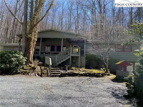 689 Old Tweetsie Rd, Vilas, NC 28692