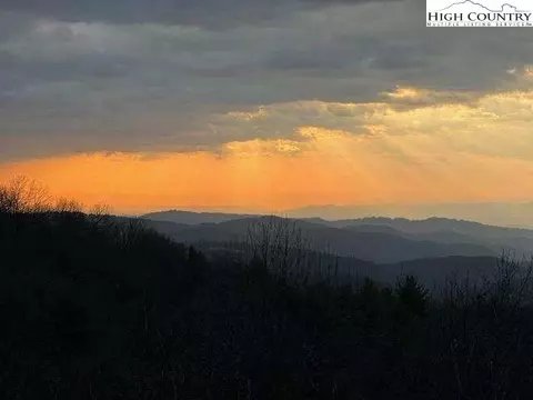 303 Tinys Mountain Dr, Deep Gap, NC 28618 photo 44