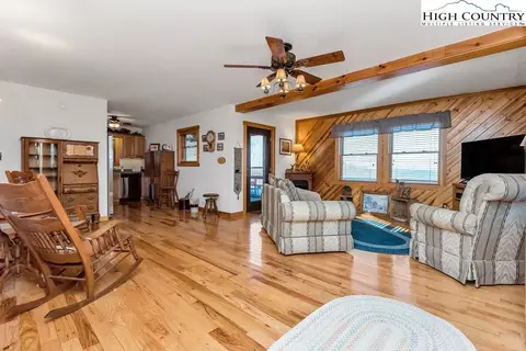 303 Tinys Mountain Dr, Deep Gap, NC 28618 photo 6