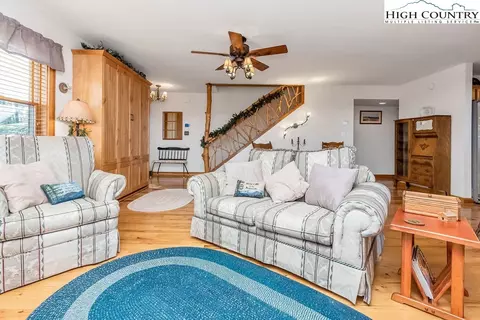 303 Tinys Mountain Dr, Deep Gap, NC 28618 photo 10