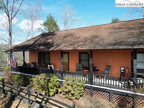 1125 W Ridge Dr, Ferguson, NC 28624