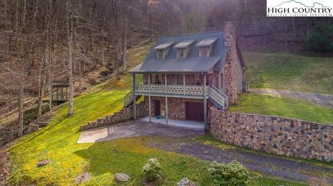 561 Tucker Rd, Lansing, NC 28643