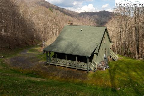 561 Tucker Rd, Lansing, NC 28643 photo 4