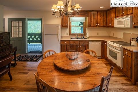 561 Tucker Rd, Lansing, NC 28643 photo 11