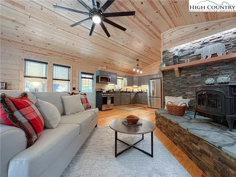 816 Arnold Jones Rd, Creston, NC 28615
