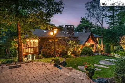 529 Laurel Ln, Blowing Rock, NC 28605