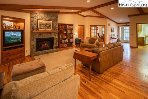 265 Cascades, Boone, NC 28607