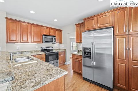 659 Grand Blvd, Boone, NC 28607 photo 4