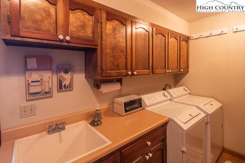 130 Grassy Gap Loop Rd, Beech Mountain, NC 28604 photo 21