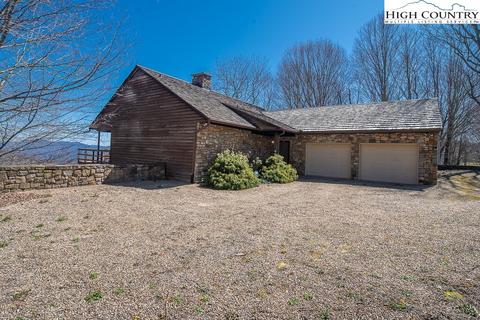 130 Grassy Gap Loop Rd, Beech Mountain, NC 28604 photo 3