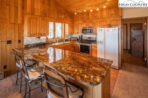 130 Grassy Gap Loop Rd, Beech Mountain, NC 28604 photo 13