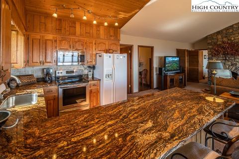 130 Grassy Gap Loop Rd, Beech Mountain, NC 28604 photo 11