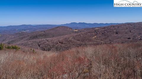 130 Grassy Gap Loop Rd, Beech Mountain, NC 28604 photo 4