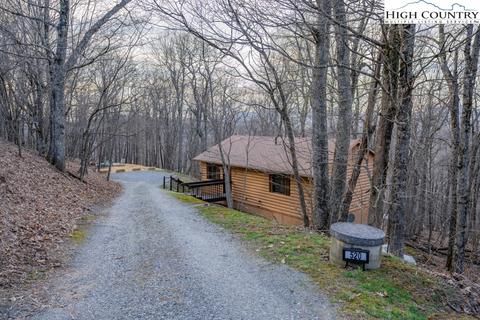 520 Running Deer Trl, Boone, NC 28607 photo 3