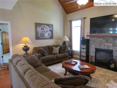 307 Dare Ln, Deep Gap, NC 28618 photo 3