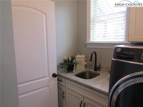 307 Dare Ln, Deep Gap, NC 28618 photo 39